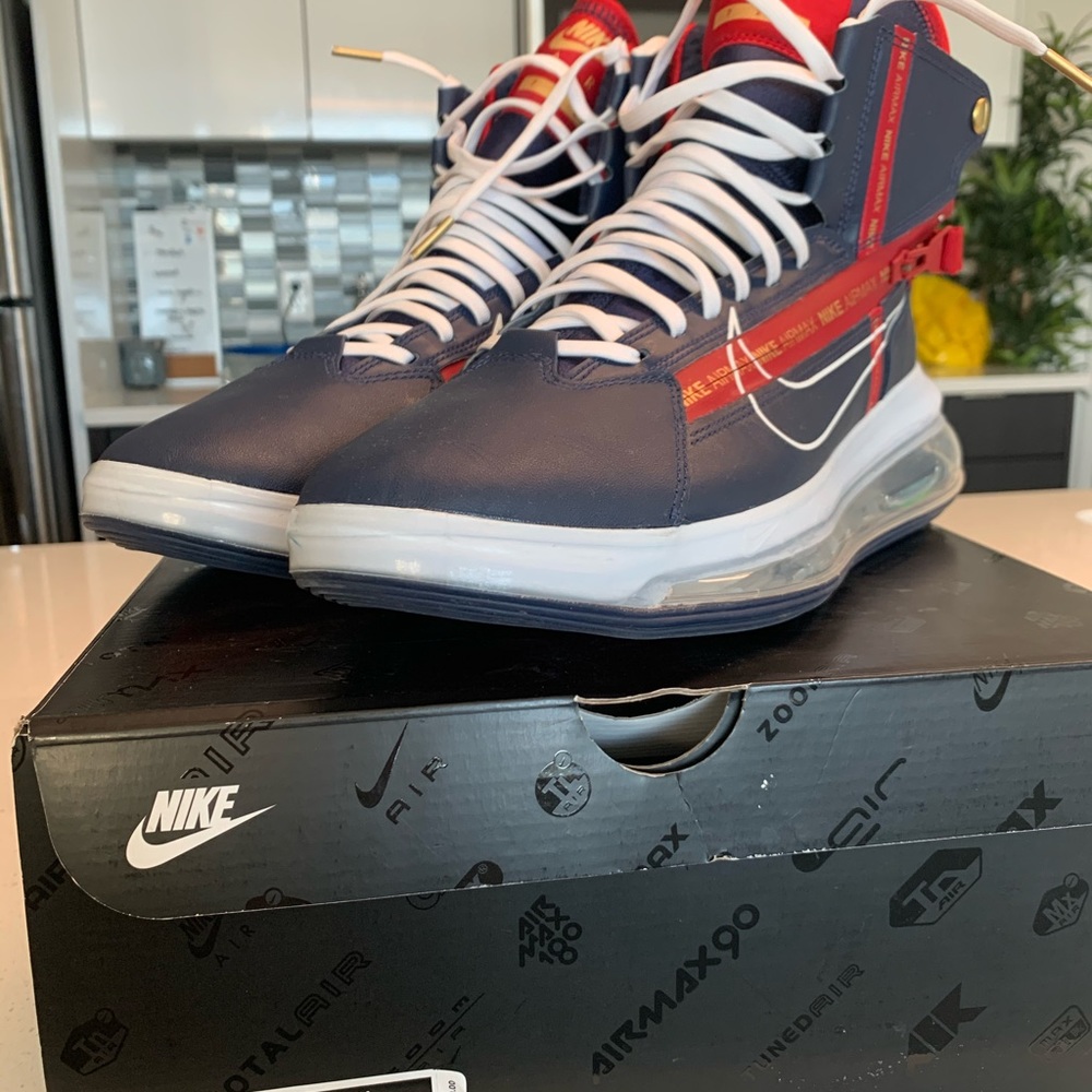 NIKE AIR MAX 720 SATRN - Picture 2 of 6